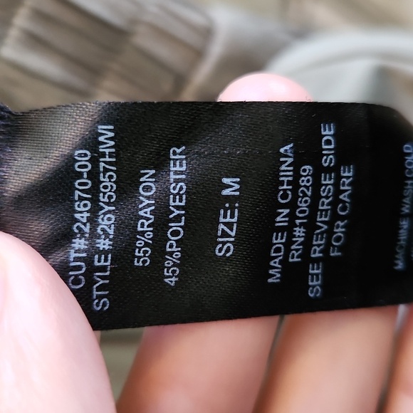 Trixxi V-Neck Romper - Picture 5 of 5